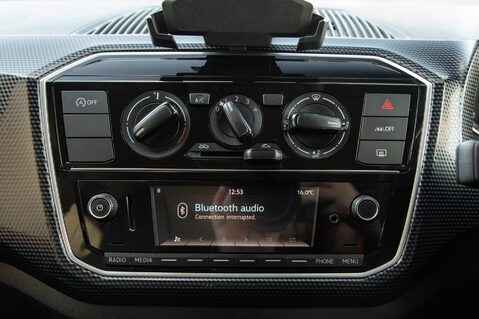 Volkswagen Up BASE 23