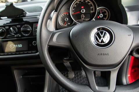 Volkswagen Up BASE 19