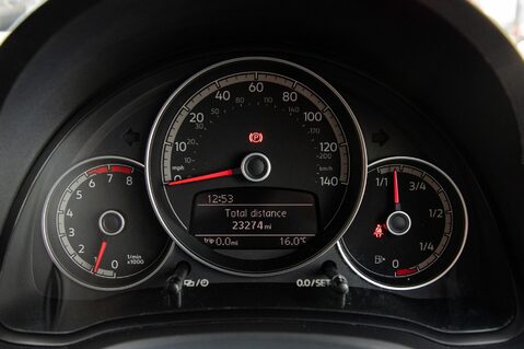 Volkswagen Up BASE 15