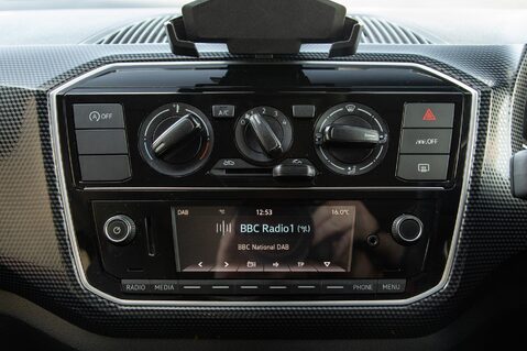 Volkswagen Up BASE 22