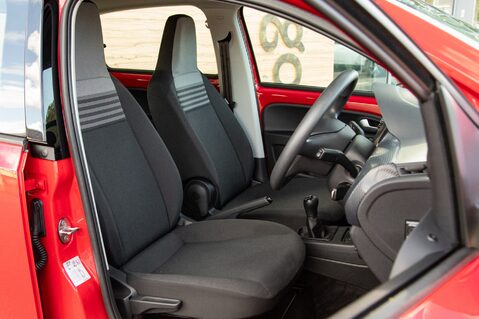 Volkswagen Up BASE 27