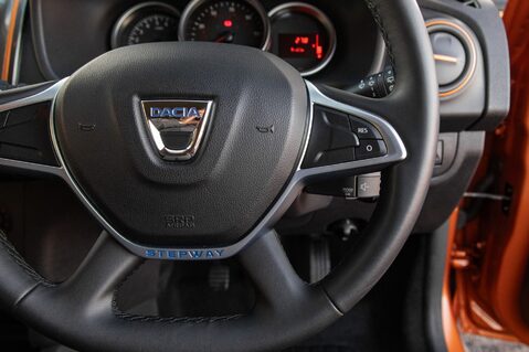 Dacia Sandero Stepway SE SUMMIT DCI 20