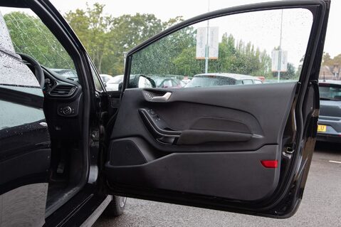 Ford Fiesta ST-LINE 14