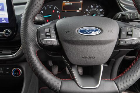 Ford Fiesta ST-LINE 19