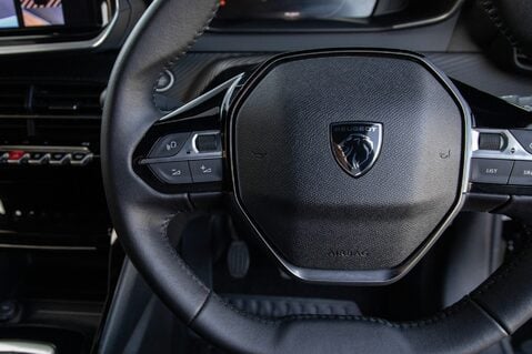 Peugeot 2008 PURETECH S/S ALLURE 19