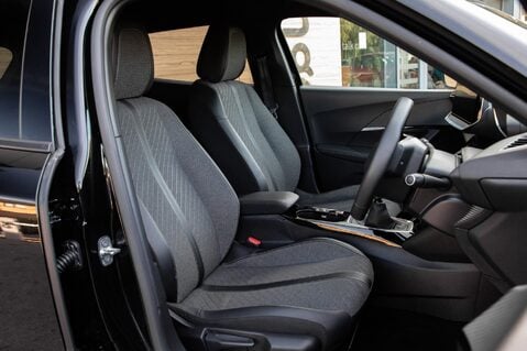 Peugeot 2008 PURETECH S/S ALLURE 29