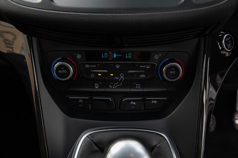 Ford Kuga ST-LINE EDITION 34