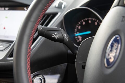 Ford Kuga ST-LINE EDITION 17