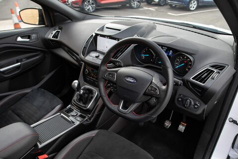 Ford Kuga ST-LINE EDITION 4