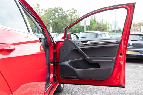 Volkswagen Golf GT TDI BLUEMOTION TECHNOLOGY DSG 14