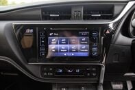Toyota Auris VVT-I DESIGN TOURING SPORTS 23