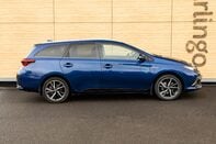 Toyota Auris VVT-I DESIGN TOURING SPORTS 12