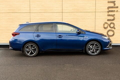 Toyota Auris VVT-I DESIGN TOURING SPORTS 12