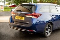 Toyota Auris VVT-I DESIGN TOURING SPORTS 8