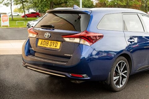 Toyota Auris VVT-I DESIGN TOURING SPORTS 8