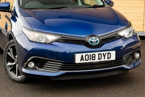 Toyota Auris VVT-I DESIGN TOURING SPORTS 10