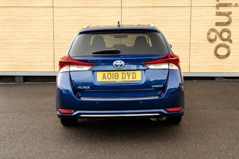 Toyota Auris VVT-I DESIGN TOURING SPORTS 6