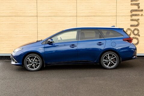 Toyota Auris VVT-I DESIGN TOURING SPORTS 13