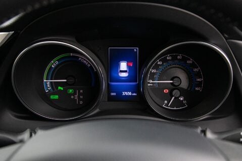 Toyota Auris VVT-I DESIGN TOURING SPORTS 15
