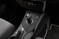 Toyota Auris VVT-I DESIGN TOURING SPORTS 30