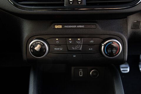 Ford Focus ST-LINE 32