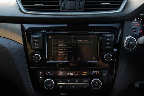 Nissan Qashqai DIG-T N-MOTION 27