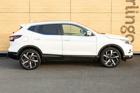 Nissan Qashqai DIG-T N-MOTION 12