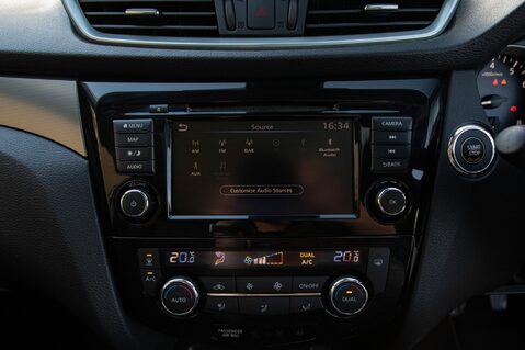 Nissan Qashqai DIG-T N-MOTION 25