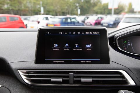 Peugeot 3008 BLUEHDI S/S ALLURE 26