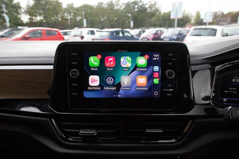 Volkswagen T-Roc R-LINE TSI 32