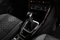 Volkswagen T-Roc R-LINE TSI 34