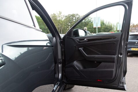 Volkswagen T-Roc R-LINE TSI 14