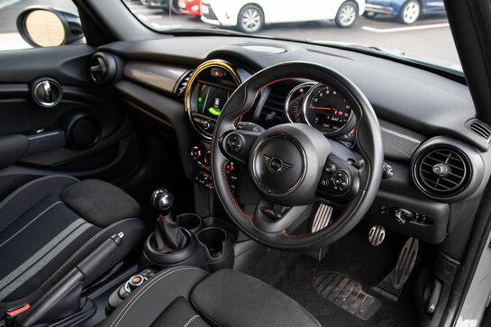 Mini Hatch COOPER SPORT