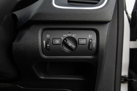 Volvo V40 T2 R-DESIGN 16