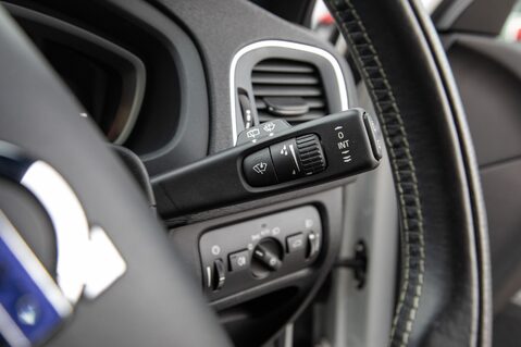 Volvo V40 T2 R-DESIGN 18