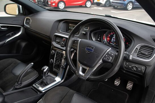 Volvo V40 T2 R-DESIGN