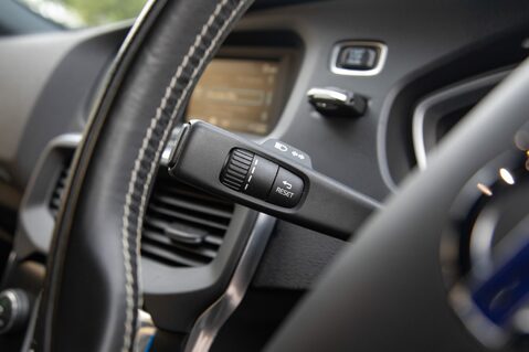 Volvo V40 T2 R-DESIGN 17