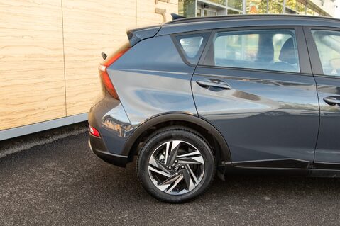 Hyundai BAYON T-GDI SE CONNECT DCT MHEV 7