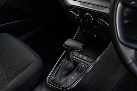 Hyundai BAYON T-GDI SE CONNECT DCT MHEV 32