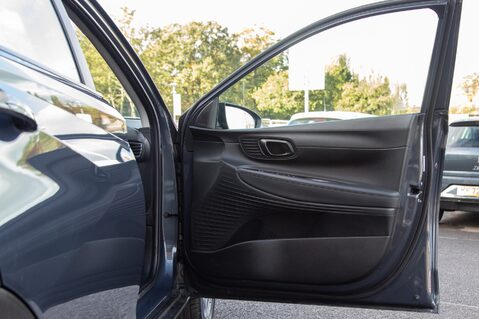 Hyundai BAYON T-GDI SE CONNECT DCT MHEV 14