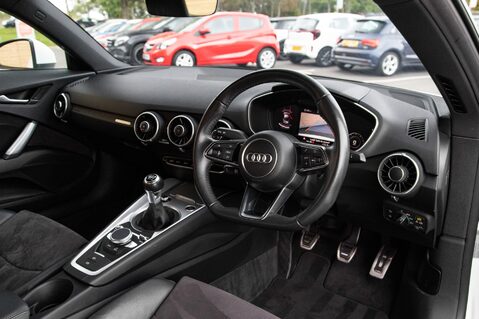 Audi TT TFSI SPORT 4