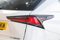 Lexus NX 300H LUXURY 9