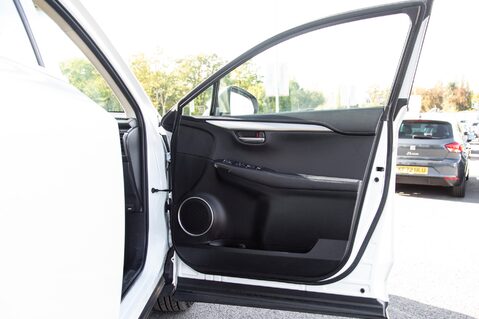 Lexus NX 300H LUXURY 14