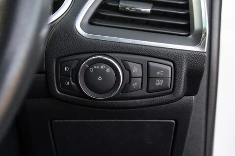 Ford Edge ST-LINE ECOBLUE 17