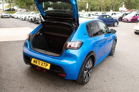 Peugeot 208 GT PREMIUM 36