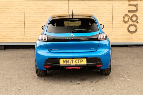 Peugeot 208 GT PREMIUM 6