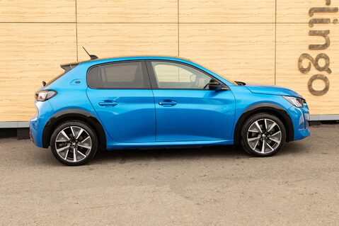 Peugeot 208 GT PREMIUM 12