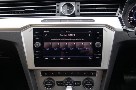 Volkswagen Passat SE BUSINESS TSI EVO DSG 22