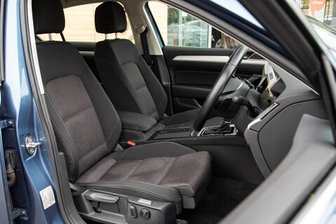 Volkswagen Passat SE BUSINESS TSI EVO DSG 31