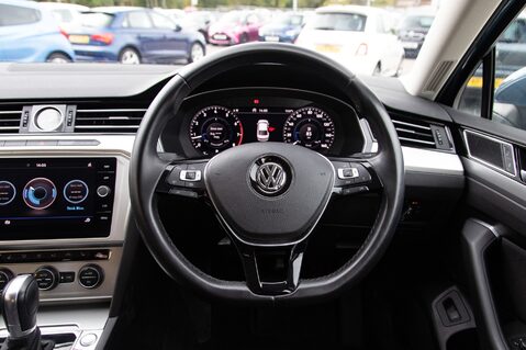 Volkswagen Passat SE BUSINESS TSI EVO DSG 21